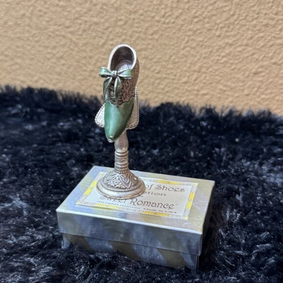 Vintage Sweet Romance History Of Shoes Collection Green Shoe Figurine On Stand - Picture 2 of 7